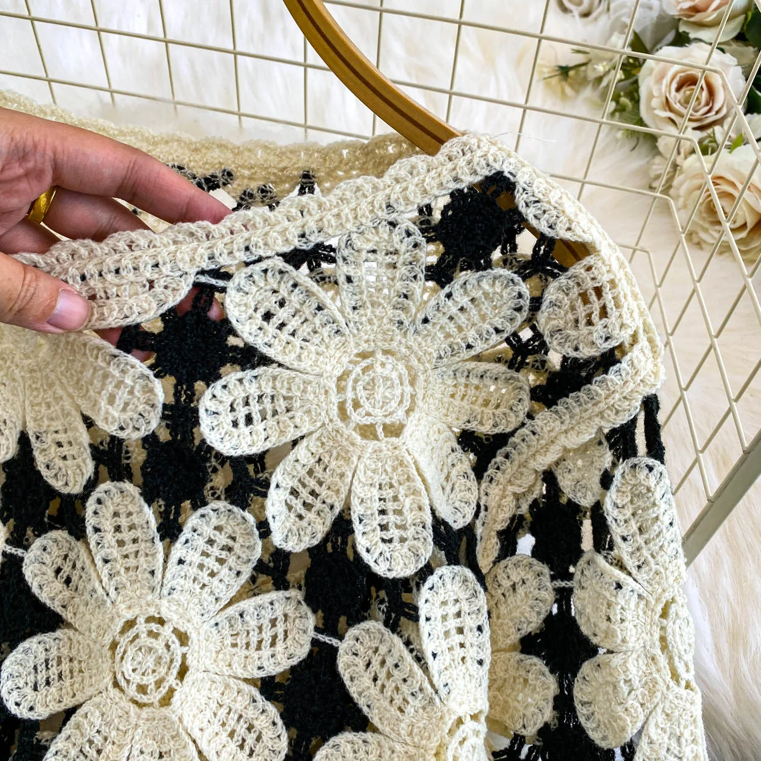 سيدة البوهيمي عطلة الاستوائية العرقية بلايز قمصان النساء الجوف خارج زهرة التطريز بلوزة الإناث Sunproof ربيع الخريف القمم