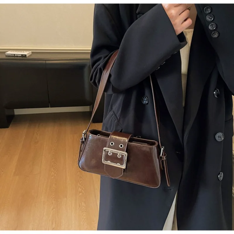 

Сумка-кроссбоди CEEKAY 2026 в стиле ретро, коричневая, из вощеной кожи, с милым декором в виде пряжки, универсальная повседневная сумка для работы и шопинга