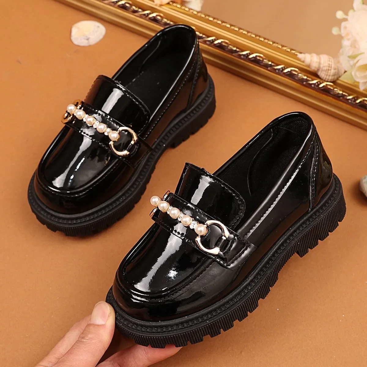 

Kids Casual Flat Shoes Soft Bottom Girls Princess Leather Shoes Slip-on 2025 Spring Autumn Children Performance Shoes Round Toes