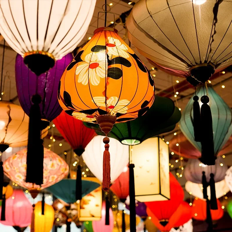 Japan Vietnam Retro Silk Lantern Traditional Floral Pattern Lantern for Mid-Autumn New Year Festival Party Outdoor Decor