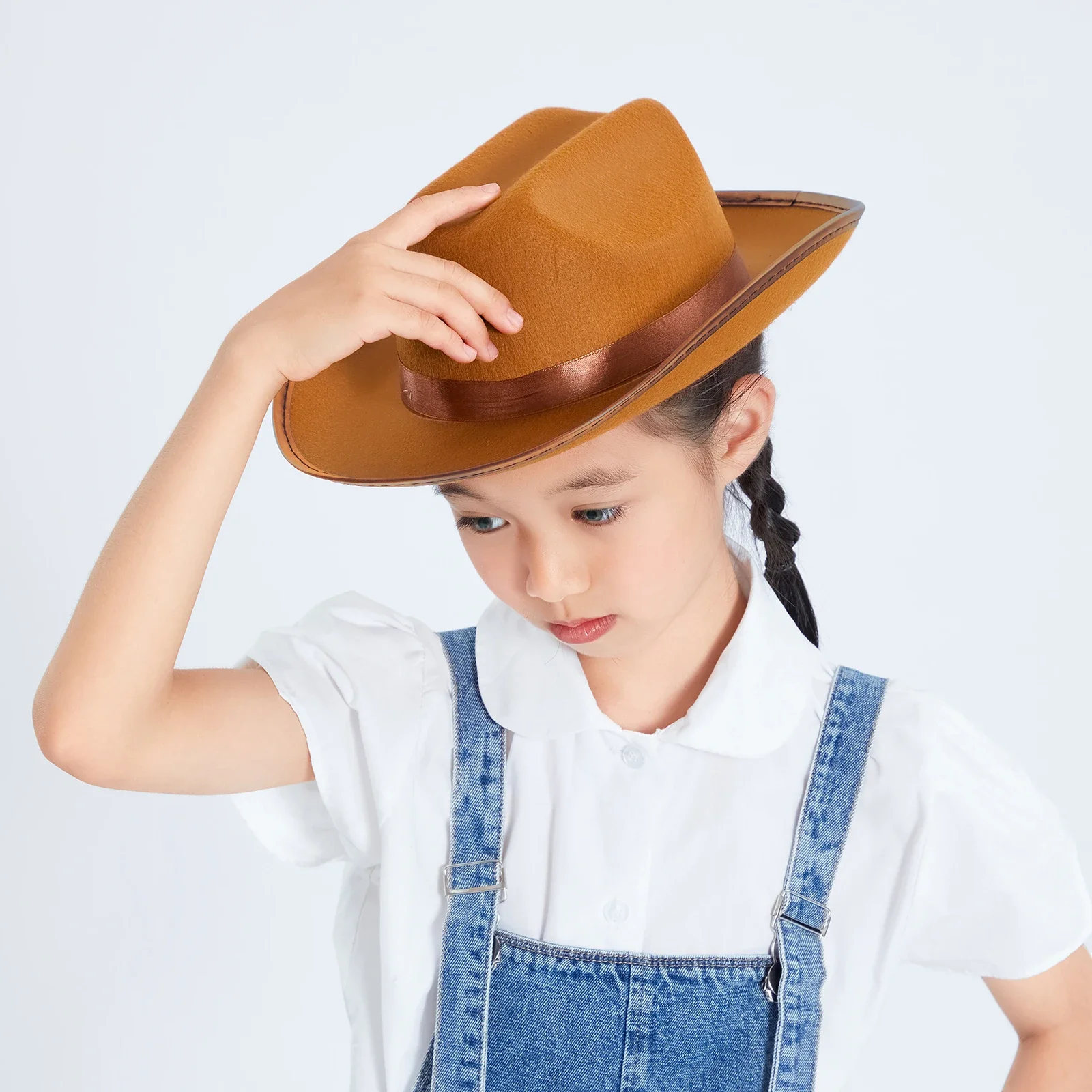 قبعات رعاة البقر للأطفال والبنات والأولاد بحافة واسعة قبعة راعية البقر الغربية مع حزام قابل للتعديل وإكسسوارات الأزياء التنكرية