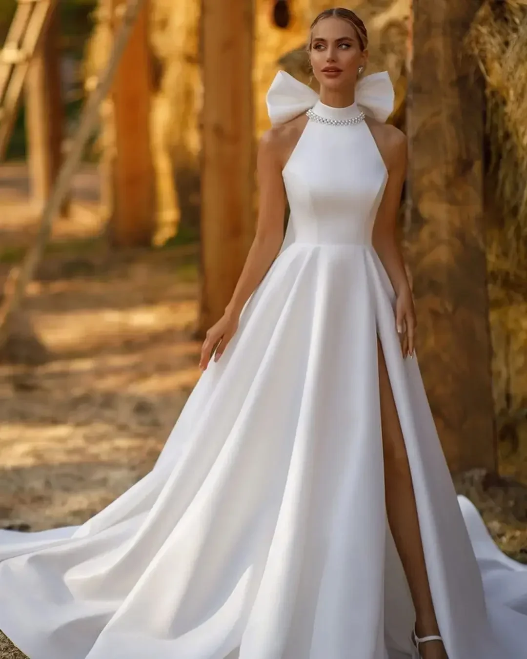 Vestido de Noiva Cetim A-Line com Arco a Pérola Feminino, Sem Mangas, Fenda Lateral, Gola Alta, Simples, Elegante, Personalizado, Romântico