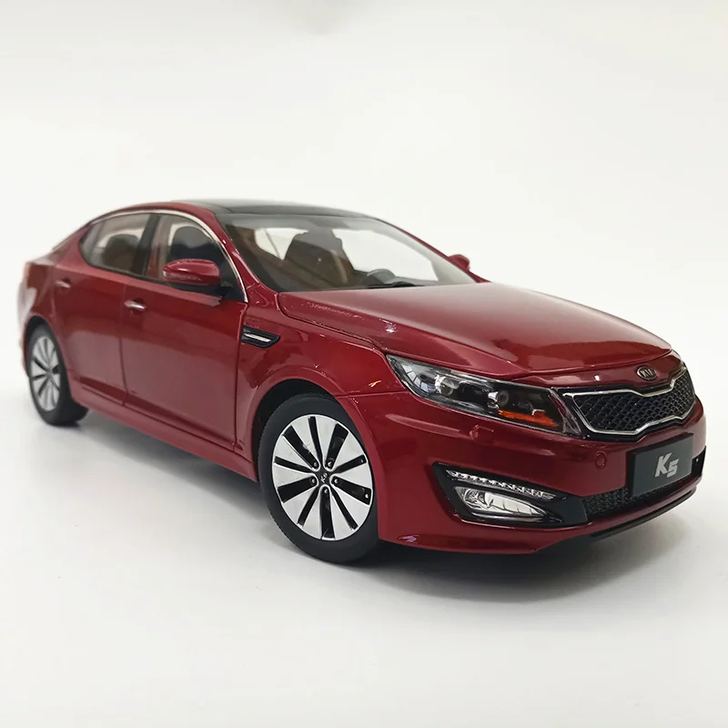 Modello originale 1:18, Cina Kia K5 Optima 2011, modello di auto in lega per esposizione, regali e collezioni