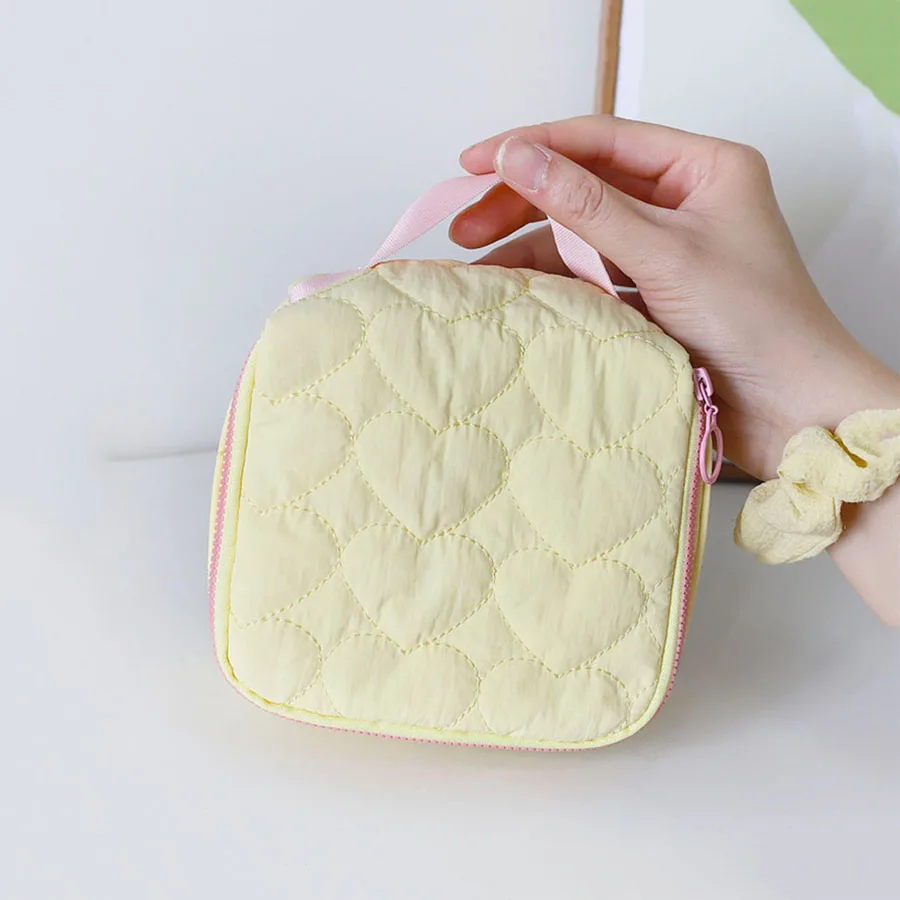 Borsa per il trucco Cute Love versione coreana Borsa per il lavaggio della borsa da viaggio portatile di grande capacità