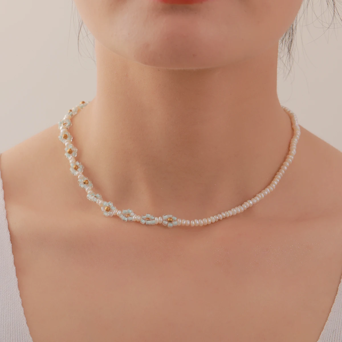 

Baroque freshwater pearl necklace, glass rice bead handmade flower collarbone chain, fashionable women's jewelry, banquet gift