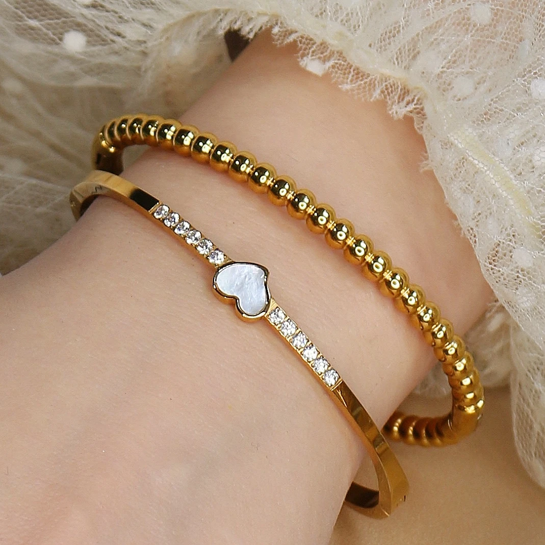 XB-249 Sweet  CNC Cubic Zirconia and Peach Heart Shell Design Stainless Steel Bracelet Women's Jewelry Wholesale Bangle