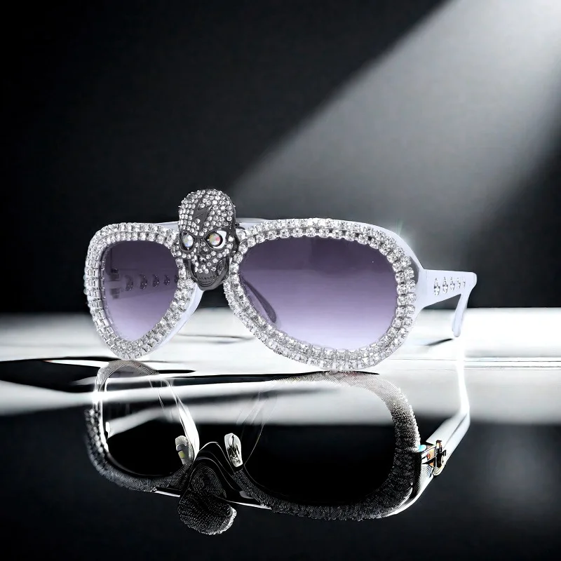 

2025 Ball Retro Men and Women Personality Trend Zircon Skull Set Festival Party Spicy Girl Style Glasses