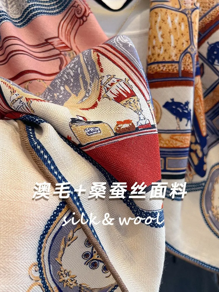 This dual-color silk and wool scarf exudes a light luxury feel made of for air-conditioned rooms can be worn as an outerwear