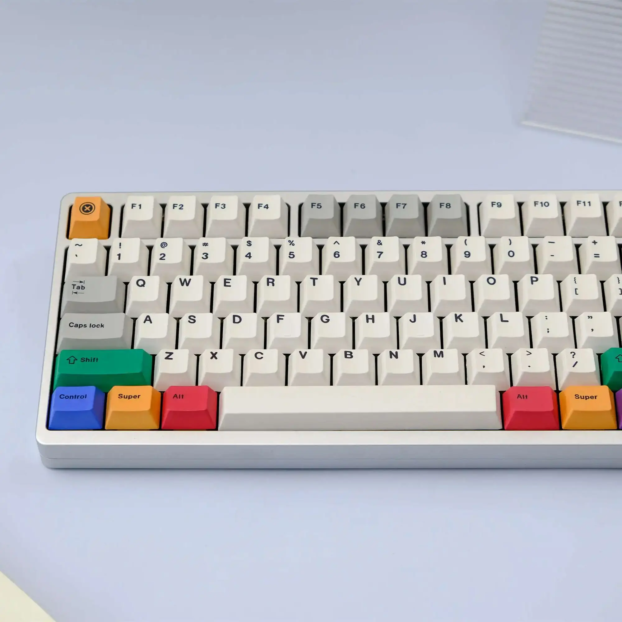 

GMK White Light Keycaps 129 Keys PBT Material Cherry Profile for cherry MX Switch 61/64/68/75/84/87/98/104 Mechanical Keyboard