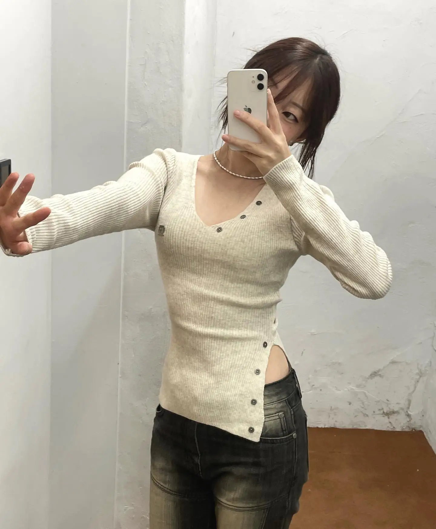 24S Autumn Design V-neck Soft Glutinous Loose Casual Long sleeve Hem split Knit Sweater Women