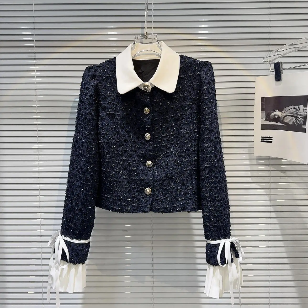 

2025 Autumn New Arrival: Elegant White Collar & Cuff Tie-Bow Tweed Short Coat for Women