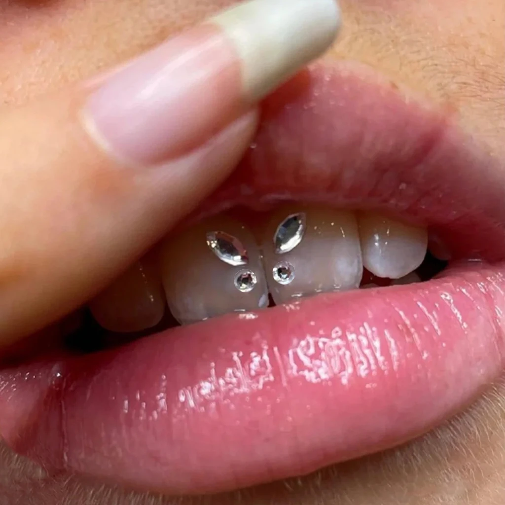 3pcs/box Dental Tooth Beauty Diamond Teeth Gems Dental Crystal Tooth Jewelry Ornaments Tooth Gems Jewelry Gem Decoration Bur