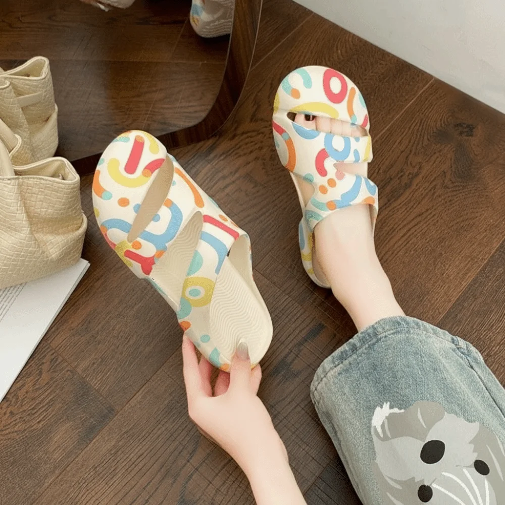 1 Pair EVA Material Women’s Slippers Closed Toe Design Non-Slip Sole EVA Slides Waterproof Build Anti-Collision Toe Cap