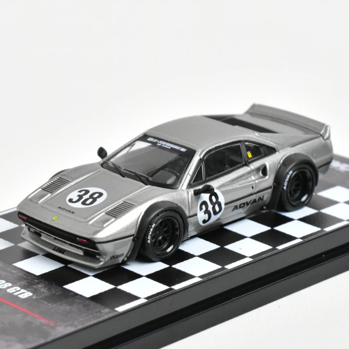 INNO 1:64 308 GTB 38 Diecast Model Car