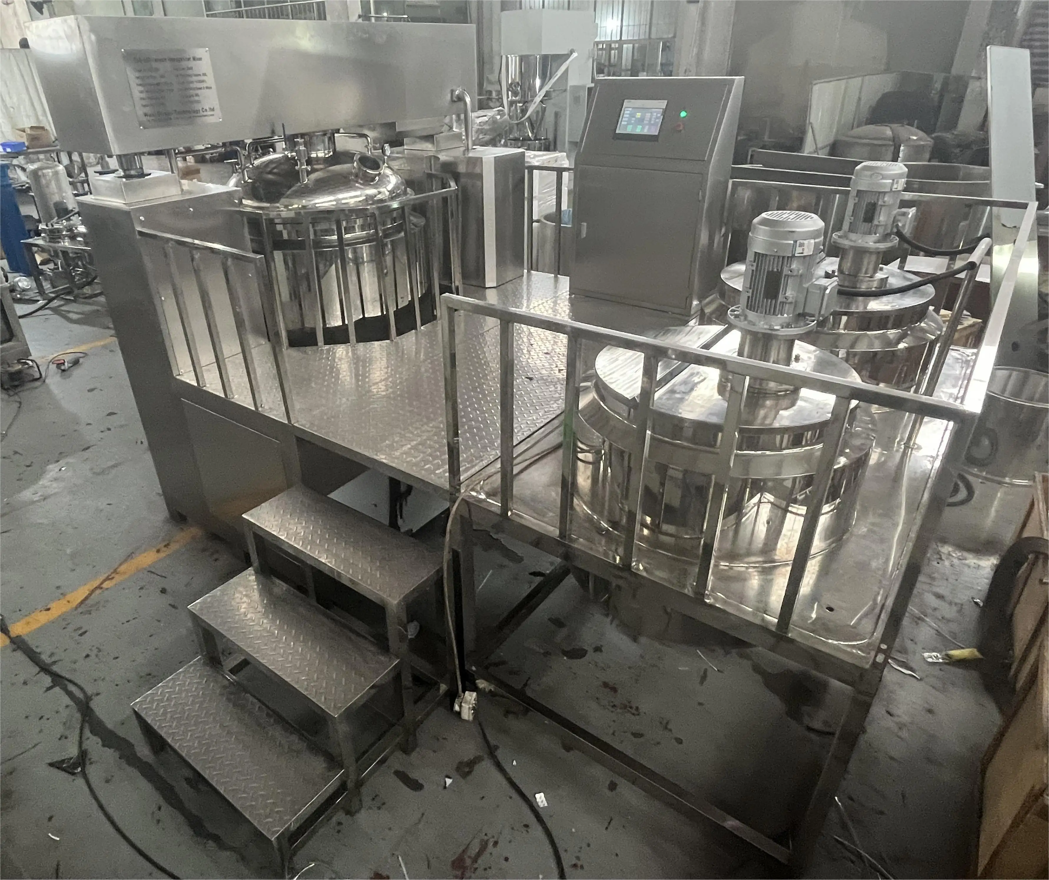 1000Lステンレス鋼真空ホモジナイザー乳化ミキサー（加熱・冷却・リフトシステム付き）