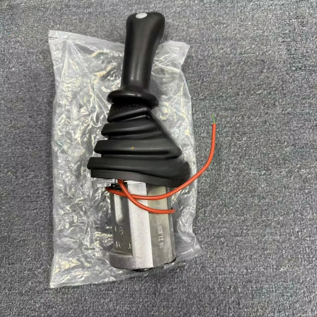 

excavator parts CAT PILOT VALVE 267-2758