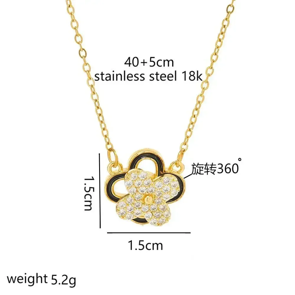 This simple and non-fading collarbone chain rotating four-leaf clover titanium steel women's necklace
