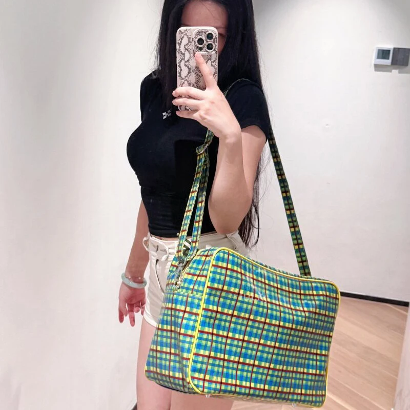 Karierte Schultertasche, Damen-Tragetasche mit großem Fassungsvermögen, minimalistische gelb-grüne Colorblock-Reisetasche mit Tragegriff – Detail 18