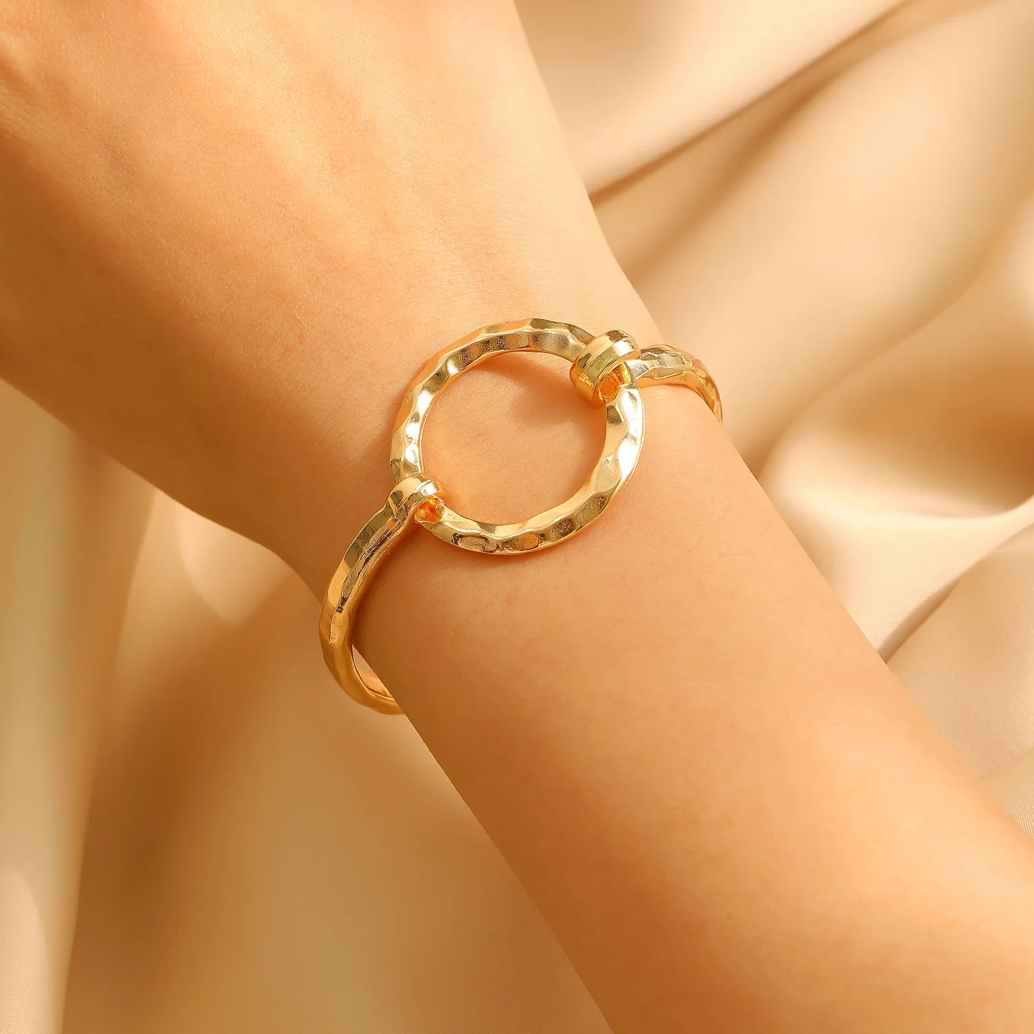 

Exaggerated alloy versatile fashion design creative cross love electroplating simple trend temperament bracelet