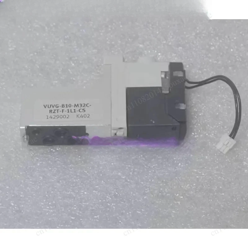 24VDC Solenoid Valve VUVG-B10-M32C-RZT-F-1L1-CS1429002, 10mm Width, IP65, for Industrial Automation