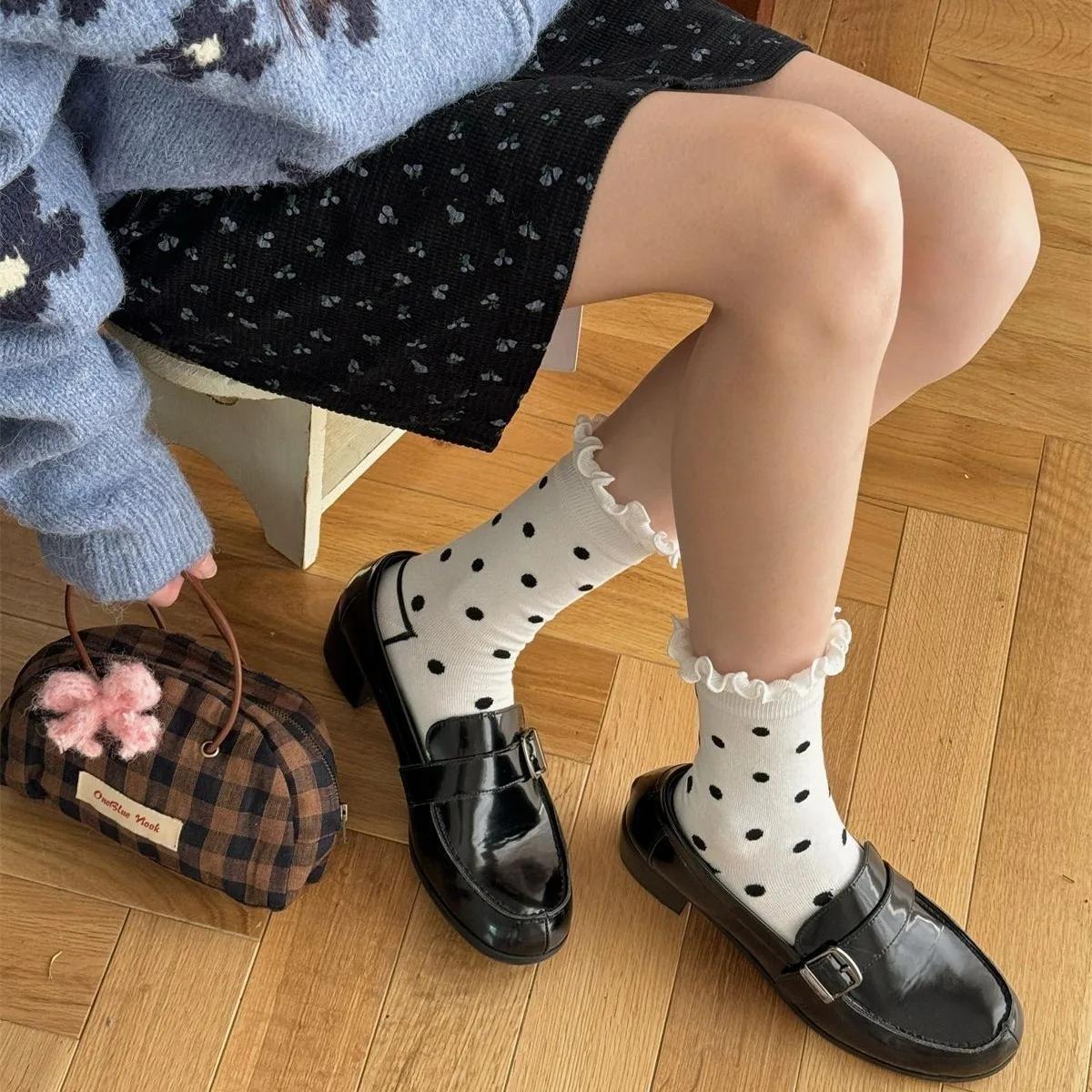 

Sweet Lace Edge Boneless Middle Socks Women's Lolita Ruffle Wave Point White Socks Korean Casual Bow Embroidery Sock