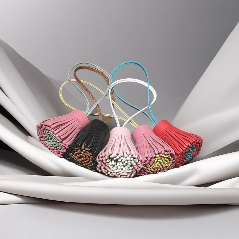 

Versatile Long Rope Grass Skirt Sheepskin Fringed Bag Pendant, Women's Bag Hanging, Car Pendant, Gift Bag Charm Leather