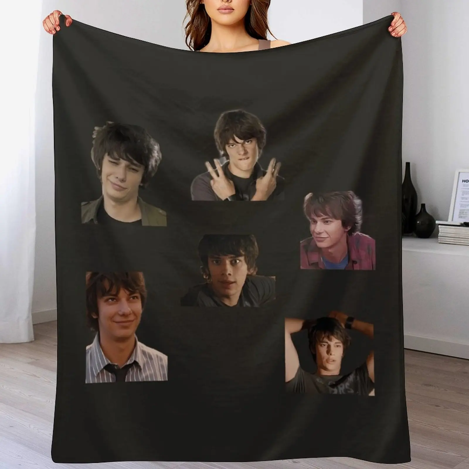 

Pack Dautocollants Rodrick Throw Blanket Bed Fashionable Vintage anime wednesday Blankets