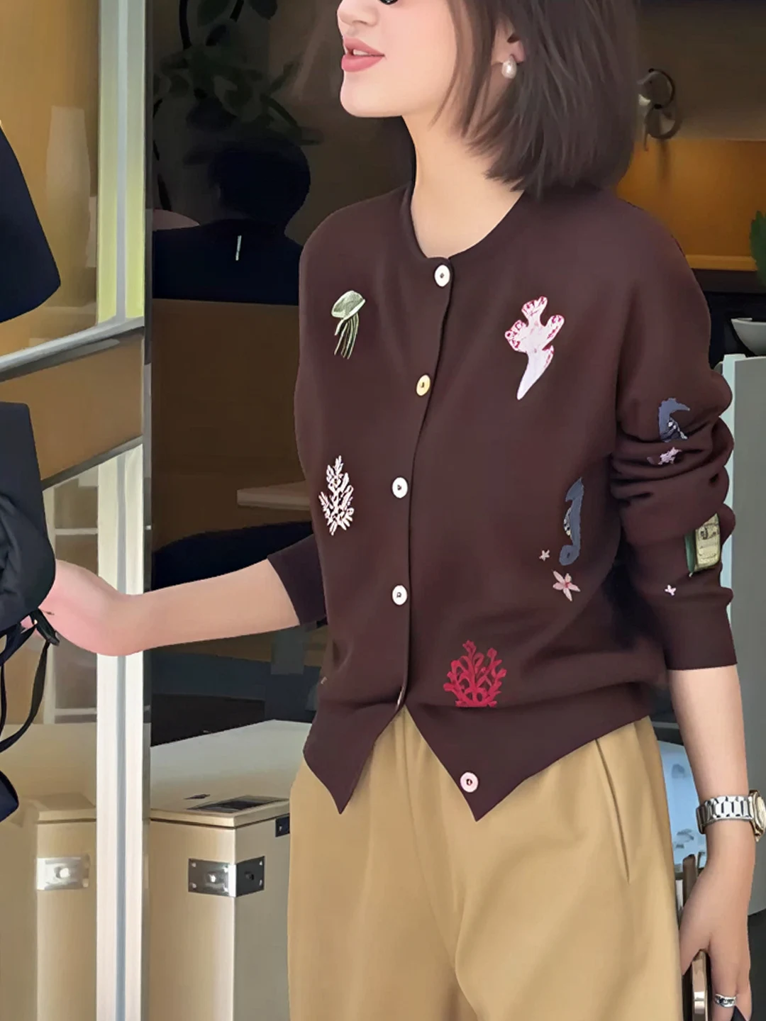 

Осенне-зимний вязаный топ кофейного цвета с длинным рукавом, с мультяшной вышивкой, для многослойных образов, женский, модный, элегантный, для повседневной носки, в корейском стиле
