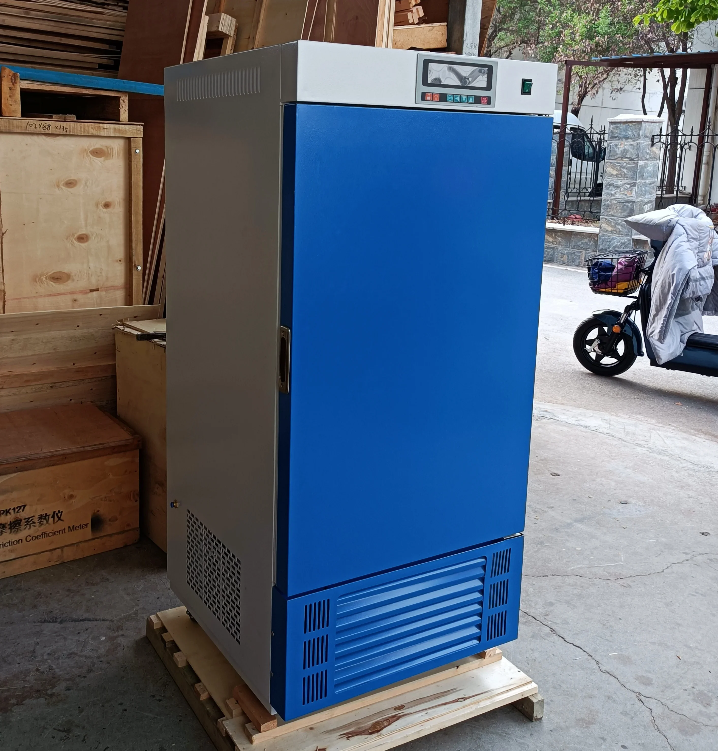 150L Laboratory Biochemical Incubator for Constant Temperature Cultivation of Bacteria, Molds, Microorganisms and Breeding