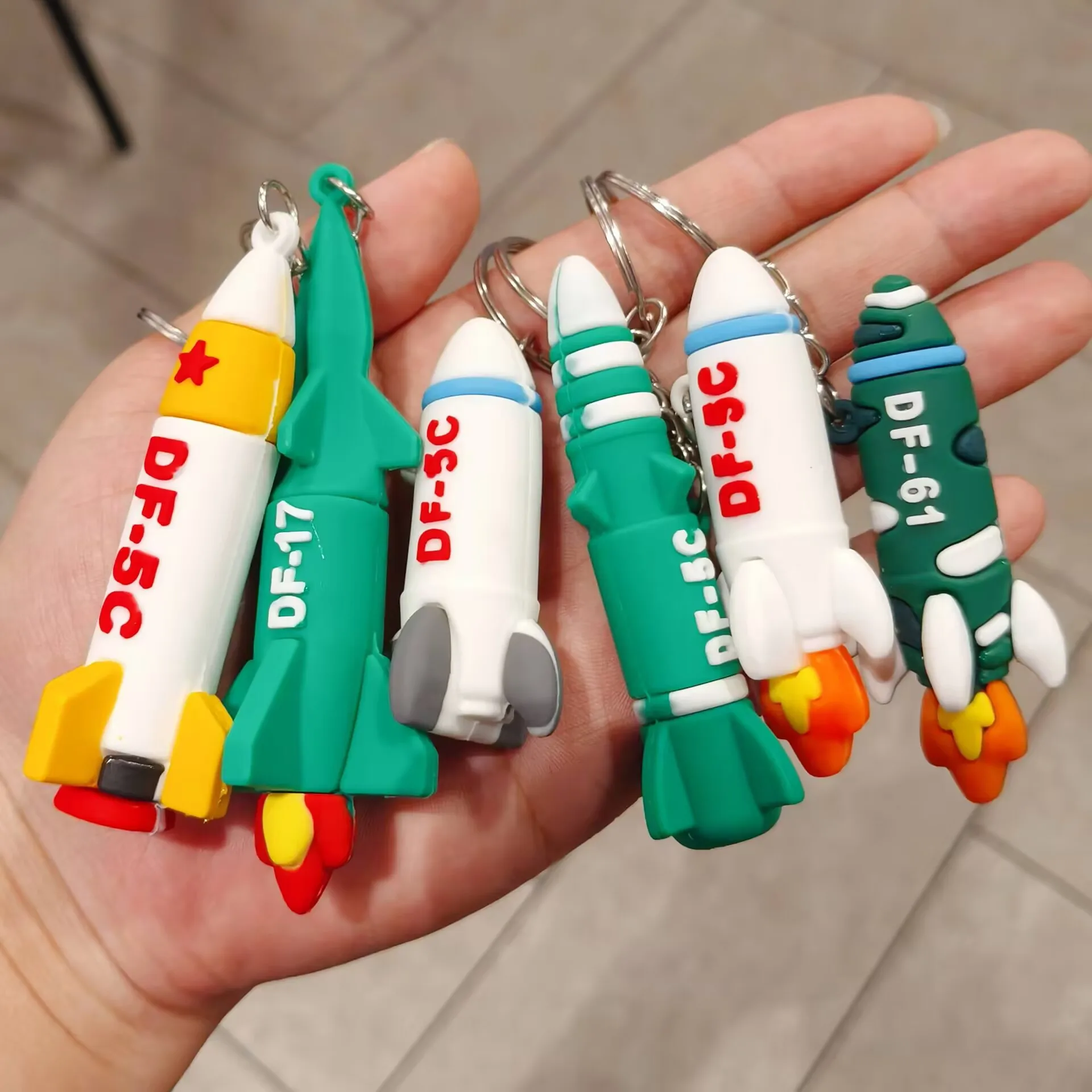 Random 10pcs Creative Cartoon Dongfeng Rocket Keychains Cute Mini Simulated Missile Backpack Pendant Car Accessories Gifts