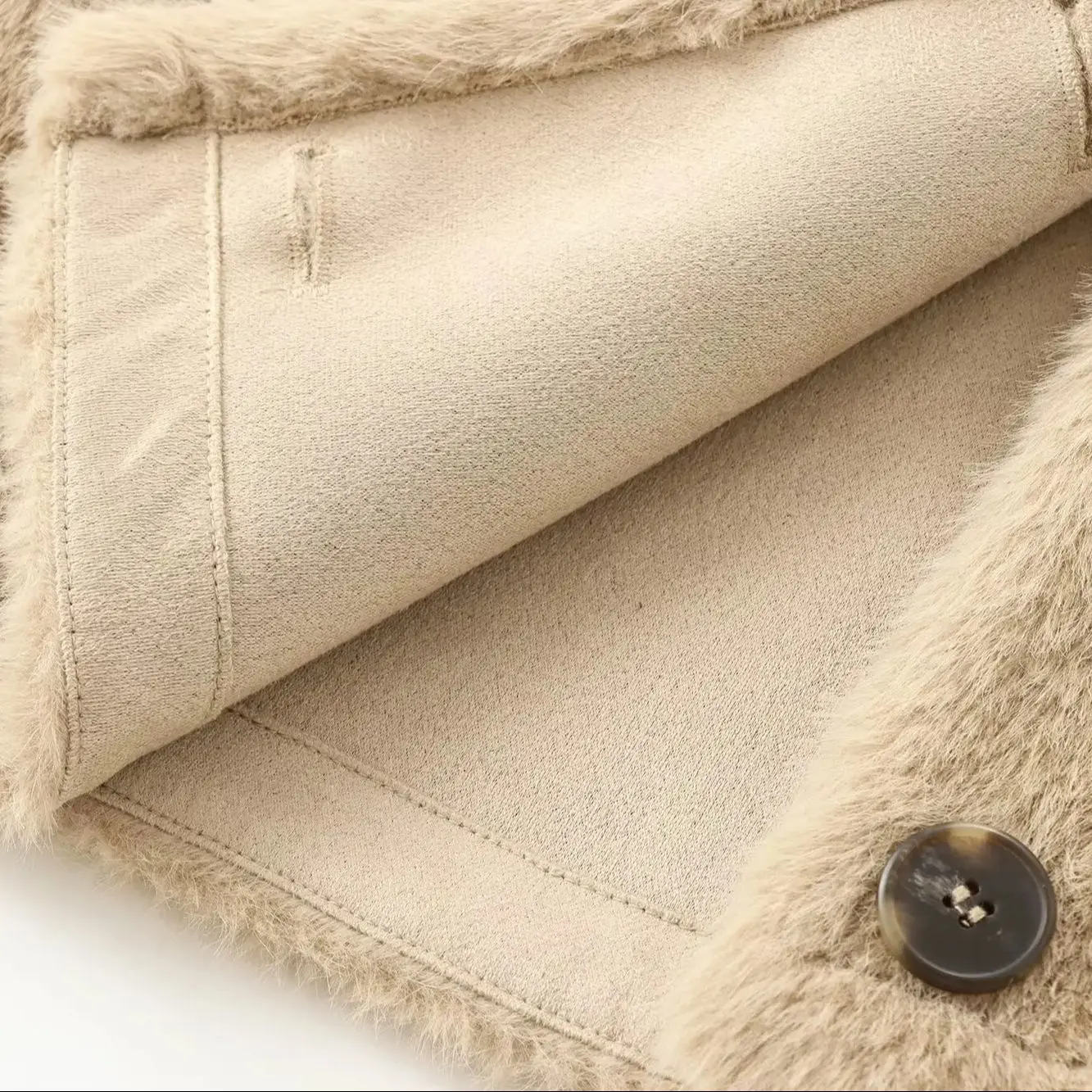 سترة نسائية موضة 2025 على الطراز الأوروبي والأمريكي لخريف جديد بتأثير فرو صناعي سترة قصيرة بأكمام طويلة ملابس خارجية Mujer