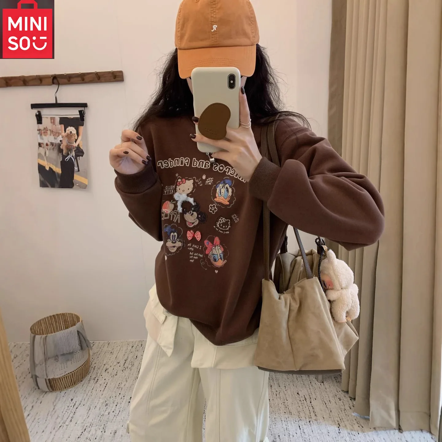 

MINISO Cartoon Printed Velvet Hoodie Women's Simple, Versatile, and High End Top