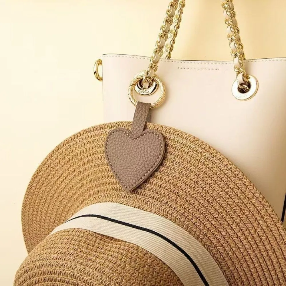 New PU Leather Magnet Hat Clip Magnetic Closure Heart Shape Hat Holder Clip Clip Design Sun Hat Keeper Backpack Attachment