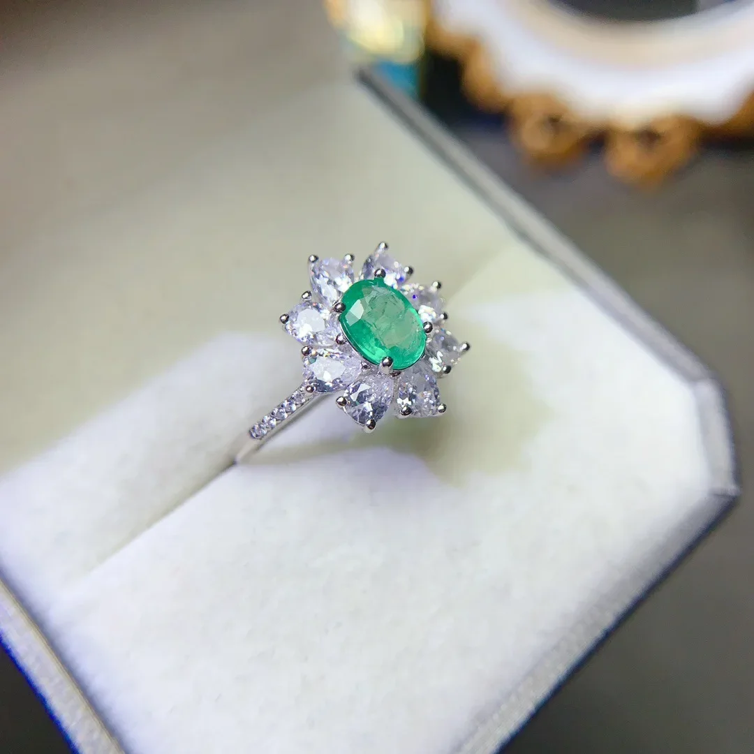 Majestic Natural Emerald S925 Sterling Ring Elegant Ladies Jewelry Captivating Style Unforgettable Holiday Gift
