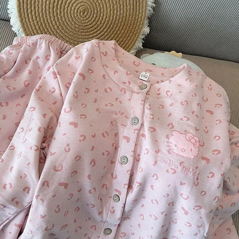 

New Leopard Print Round Neck Hello Kitty Pajamas Set Women Autumn Winter Nightwear Set Long Sleeve Long Pants Velvet Homewear