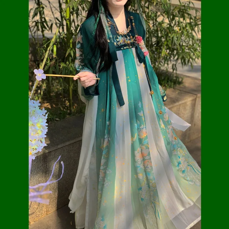 

Hanfu Fashionable Chinese Style Dress with Embroidery and Gradient Colors Original Design for Women Chic Fairy Princess Dress