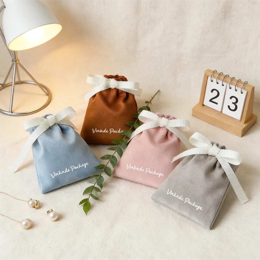 

50 шт./лот, розовые фланелевые подарочные мешочки для украшений, бархатные упаковочные мешочки с завязками для ювелирных изделий с индивидуальным логотипом, для украшения свадебных вечеринок