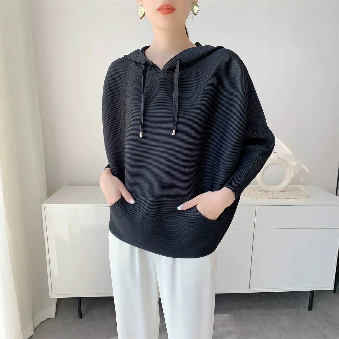 Miyake-Stil Plissiertes Modisches und Vielseitiges Casual-Oberteil, Lässiges und Entspanntes Hochwertiges Design, Locker und Schlank Geschnittenes Kapuzentop