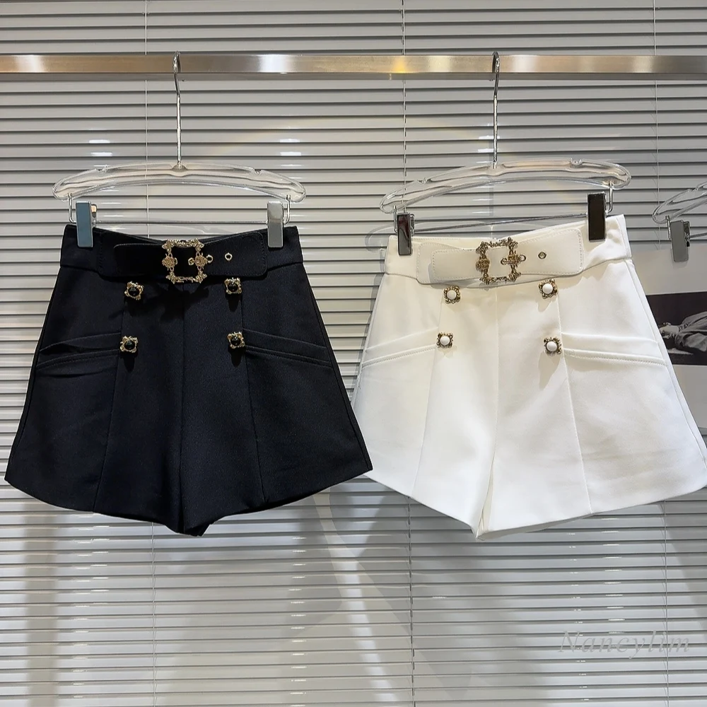 

2024 Spring New Retro Metallic Belt Design Elegant Socialite Shorts for Women Fashion White Shorts Lady Black Short