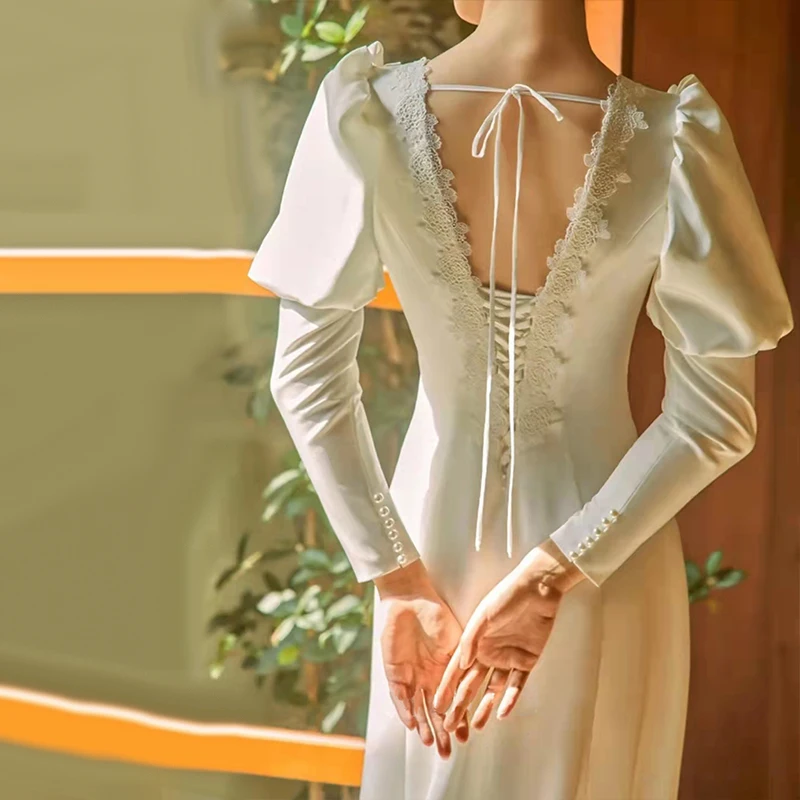 2022 Ivory Elegant Sweep Train Satin Vintage Long Sleeves Vintage A-Line V-Neck Journey Lace ウエディングドレス Wedding Dress Gown Bridal