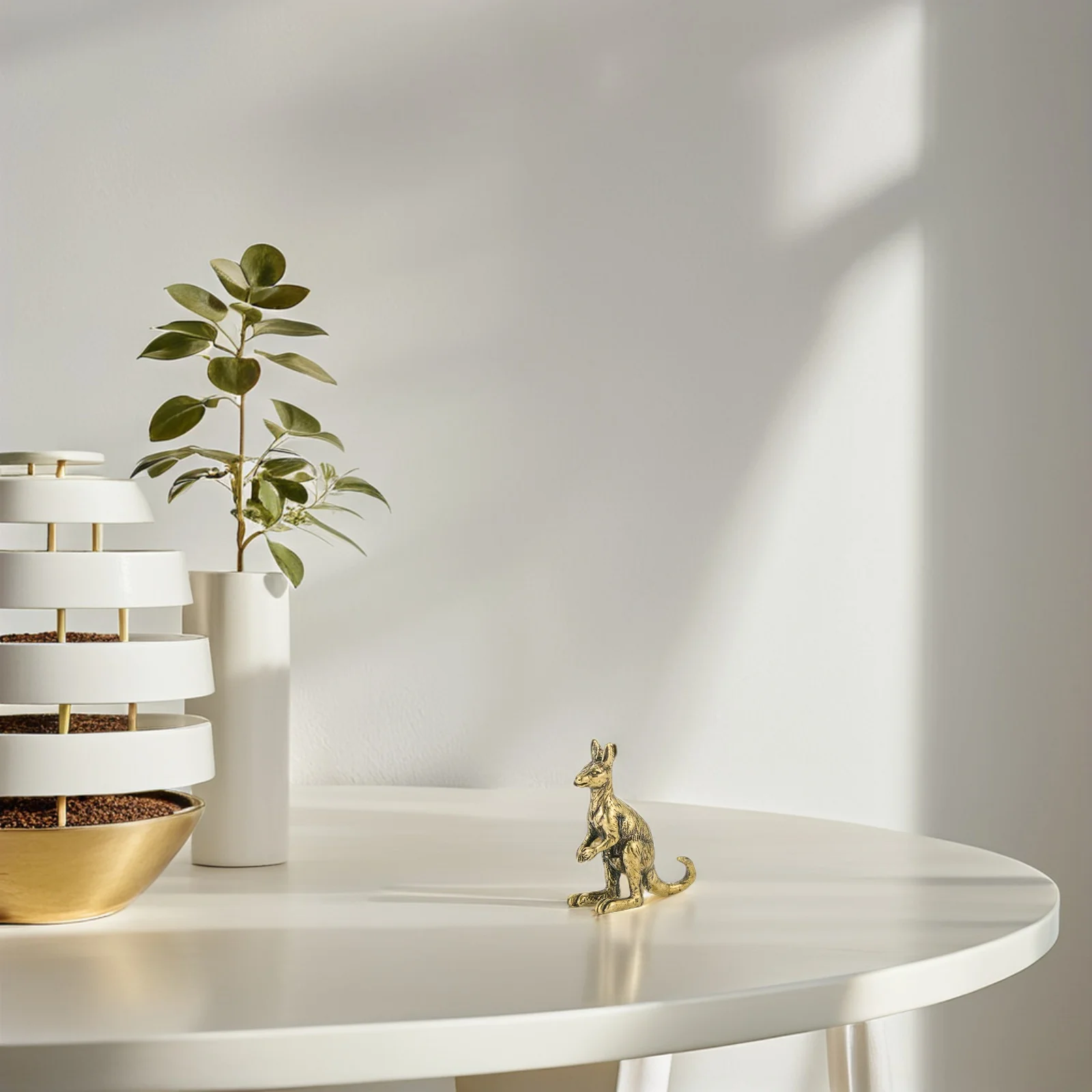 

Vintage Style Brass Kangaroo Sculpture Fine Craftsmanship Desktop Decor Sturdy Indoor Ornament for Shelf Desk Display