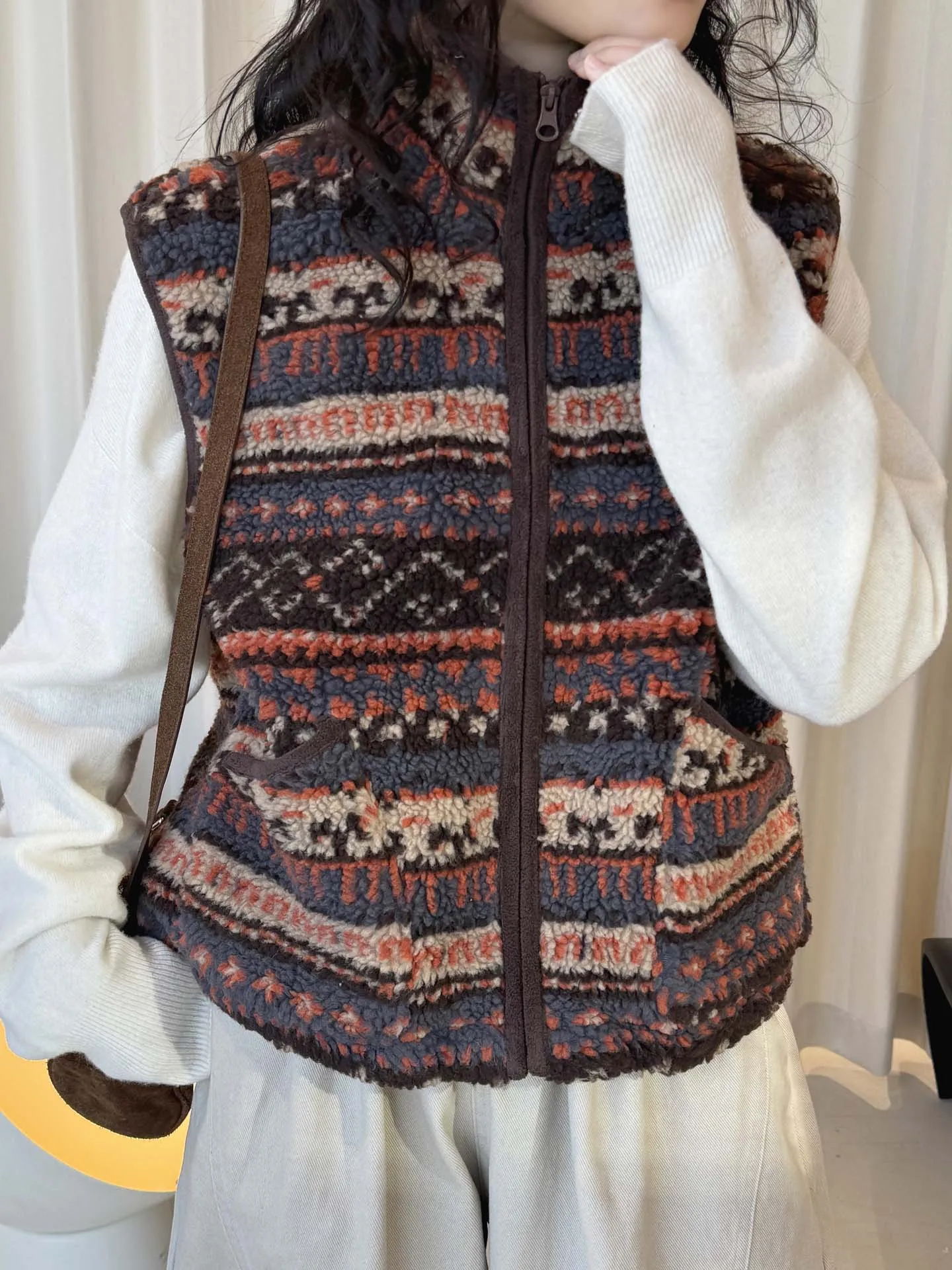 Winter neue koreanische Stehkragen aus gemustertem Fleece im Retro-Stil, Lammhaarweste, geschichtetes, schlankmachendes Oberteil für Damen