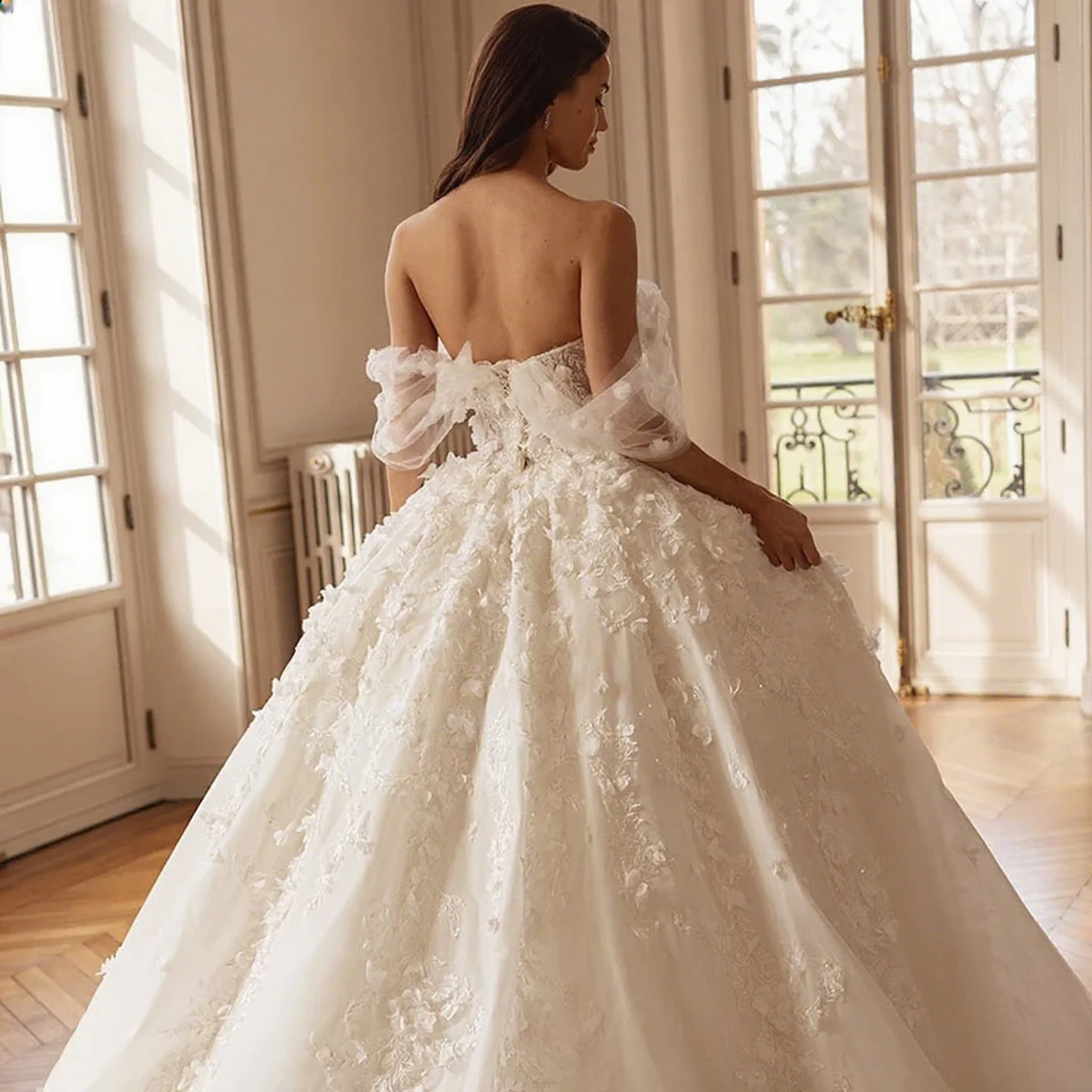Charming Off Shoulder Bridal Ball Dress Luxury Bead Decoration 3D Flower Decal Church Train Princess Wedding Dress Custom