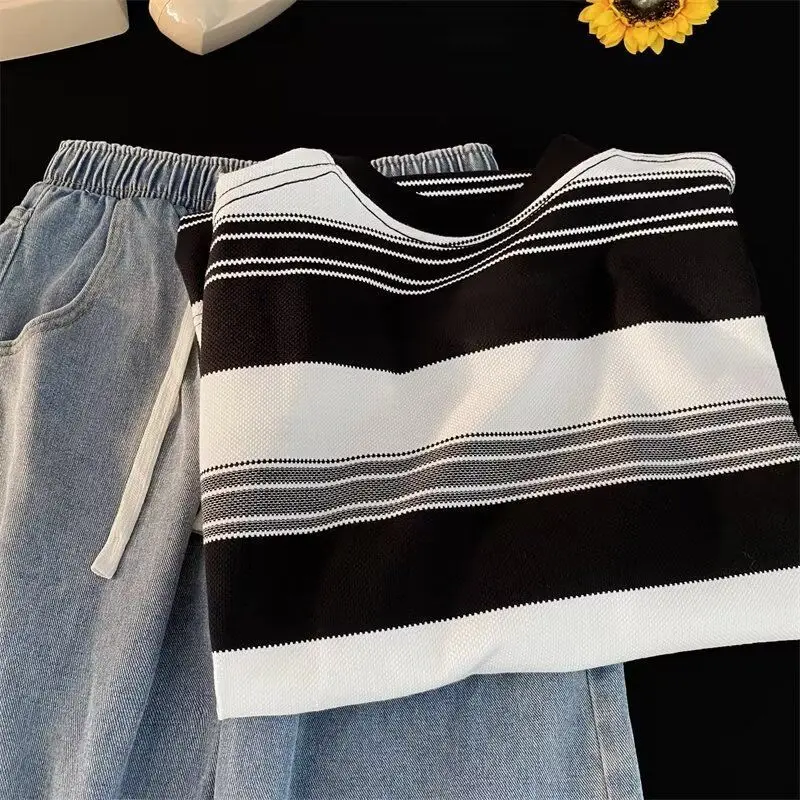 Japanese summer retro men and women trend striped round neck short sleeved couple loose personality casual T-shirt Harajuku top