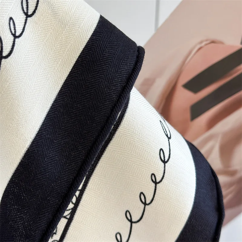 [Silk wool big triangle scarf] Paris sketch mulberry silk wool triangle scarf shawl scarf high-end silk scarf