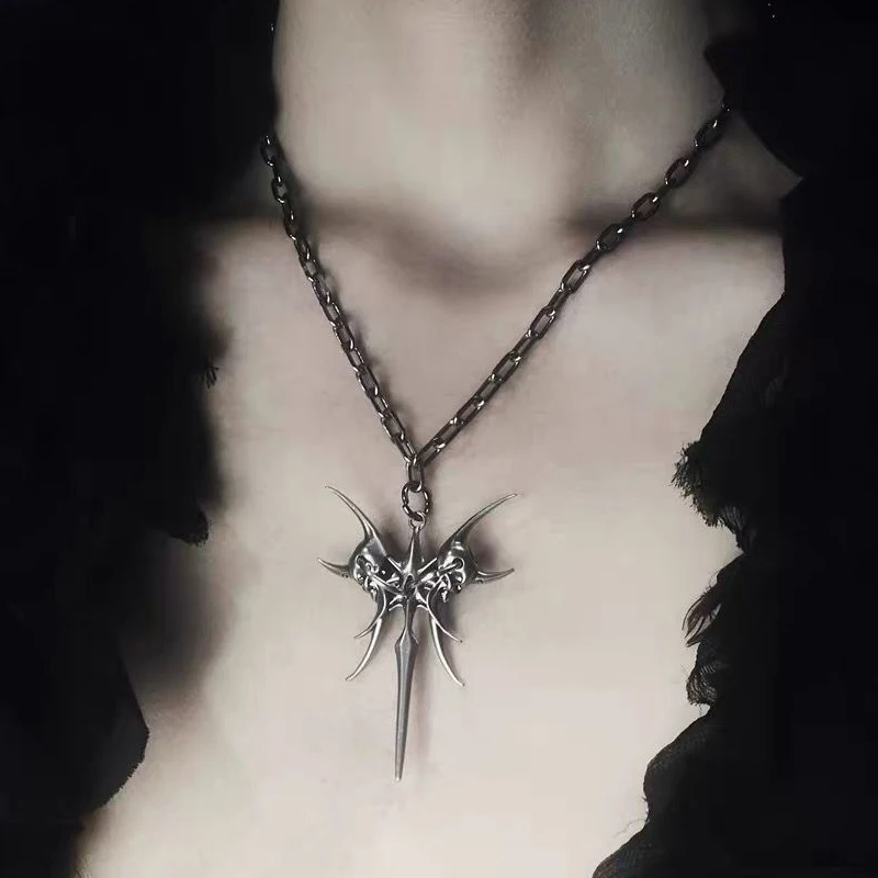 Gothic-Schmuck Kettenhalskette mit Totenkopf-Anhänger für Frauen Punk 90er Ästhetik Accessoires Dornen-Spike-Halskette Grunge Rock – Detail 4