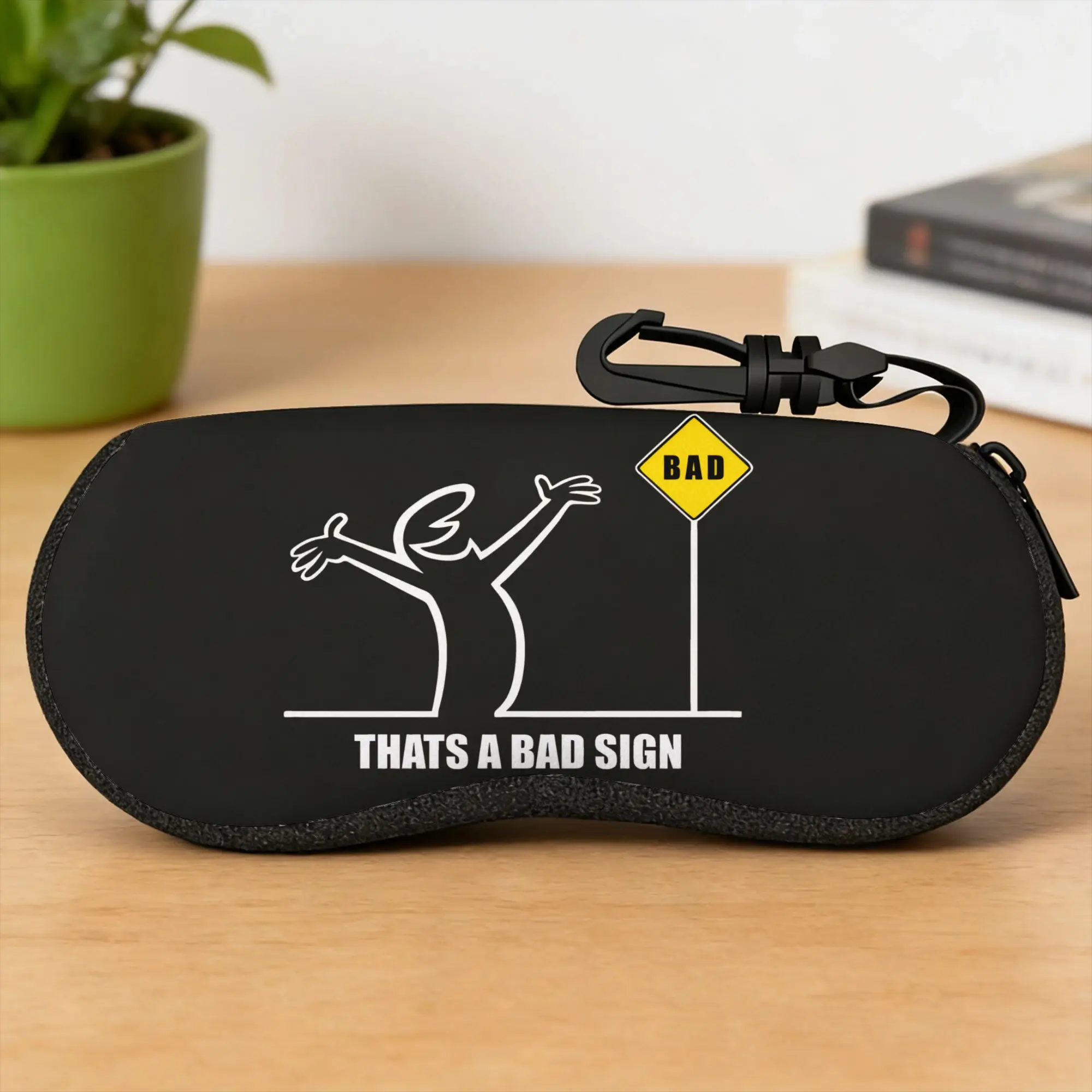 La Linea Bad Sign Glasses Case Cover  Sunglasses Case Daily Fashion Eyewear Bag Key Chain Men Women Glasses Box