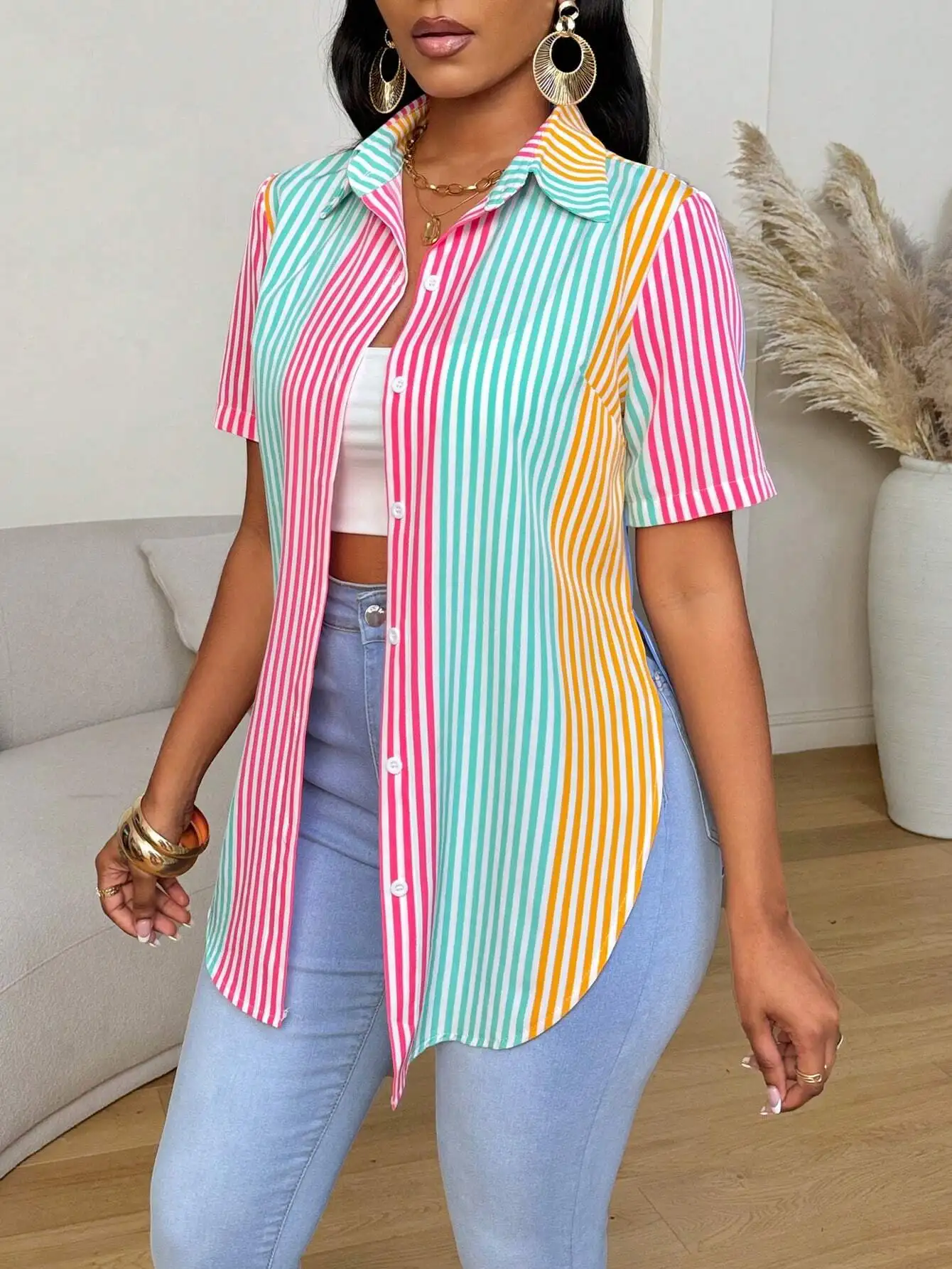 

Contrast Color Striped Front Button Asymmetrical Hem Short Sleeve Shirt