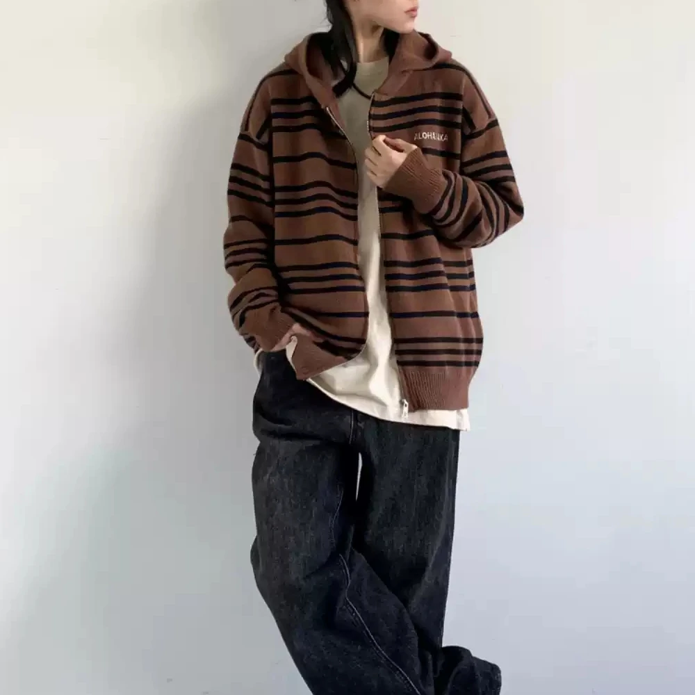 Amerykańska moda uliczna para sweter dziergany wysokiej jakości sweter w paski w stylu vintage mężczyźni kobiety koreańska modna bluza z kapturem płaszcz w stylu Preppy