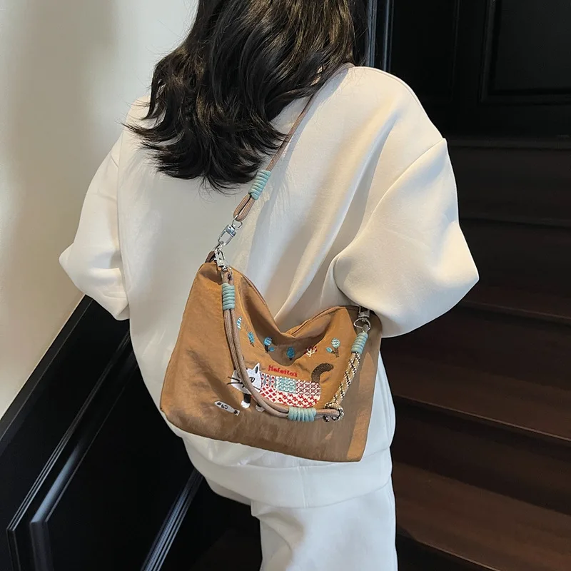 

Сумка с вышивкой большой вместимости, водонепроницаемая ручная сумка через плечо, сумка через плечо, сумка для покупок, нейлоновая сумка с героями мультфильмов, женская сумка